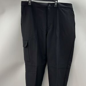 The North Face women’s black Camden windwall pant